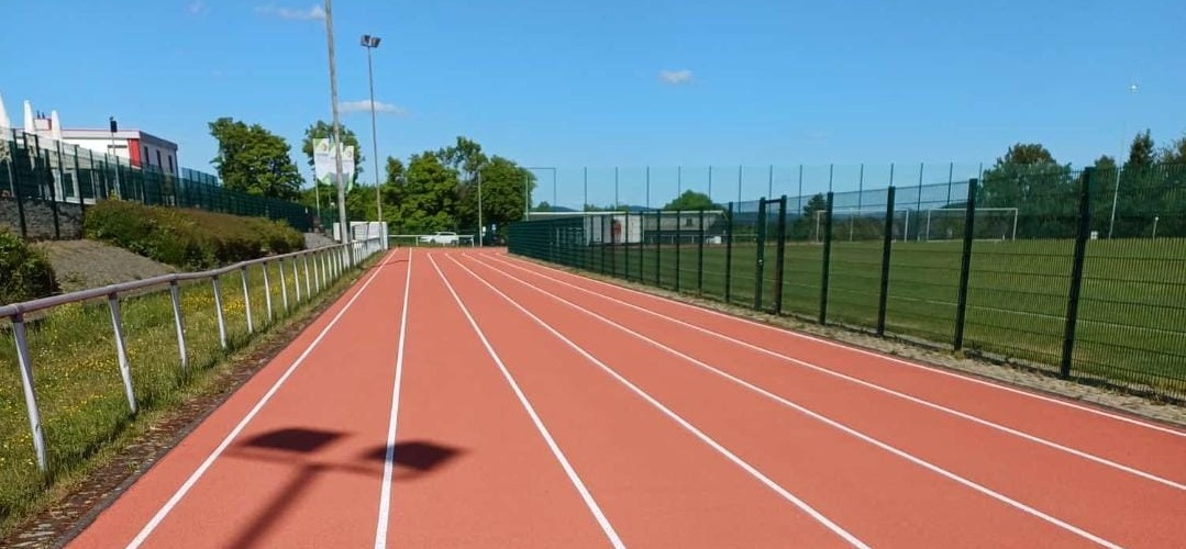 Der frisch renovierte Sportplatz am Haarwasen
