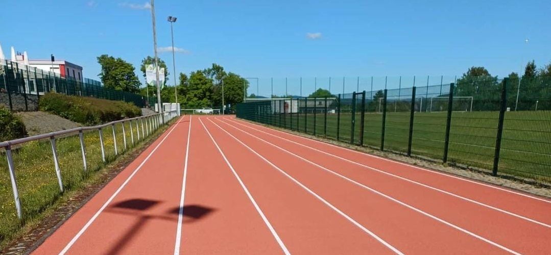 Der frisch renovierte Sportplatz am Haarwasen